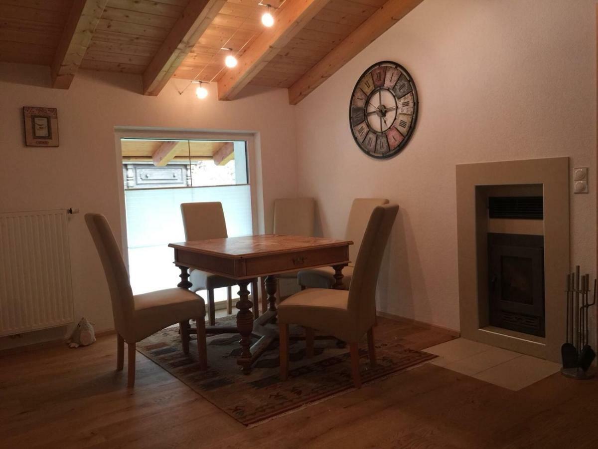 Haus Tschirgantblick Apartment Таренц Екстериор снимка