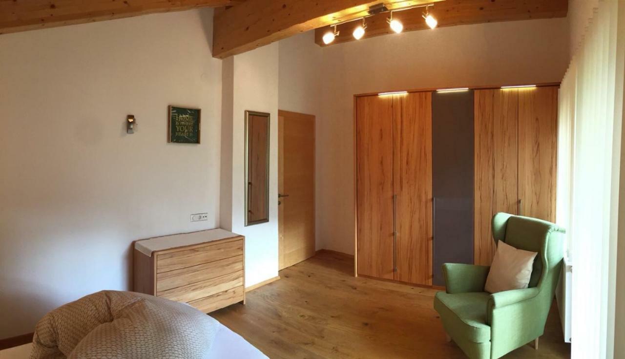 Haus Tschirgantblick Apartment Таренц Екстериор снимка