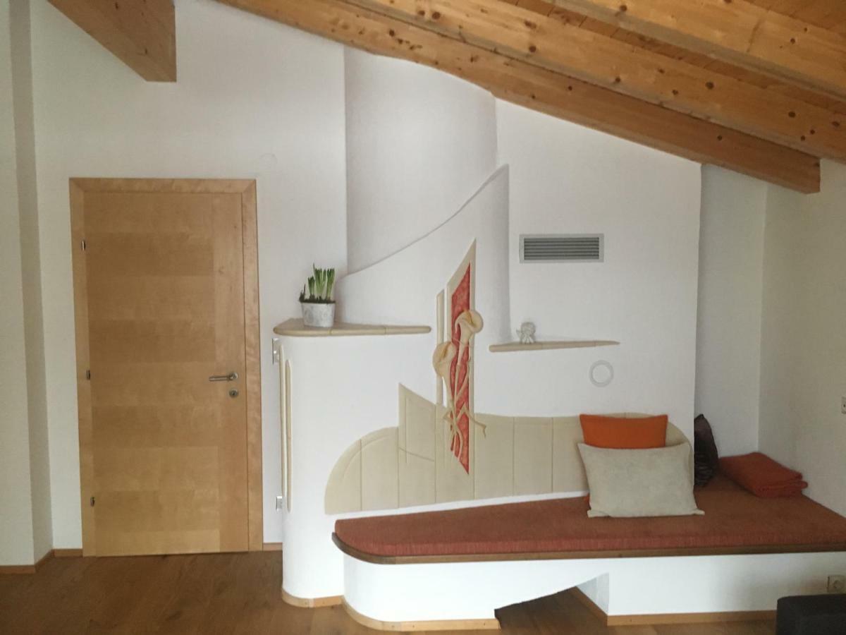 Haus Tschirgantblick Apartment Таренц Екстериор снимка